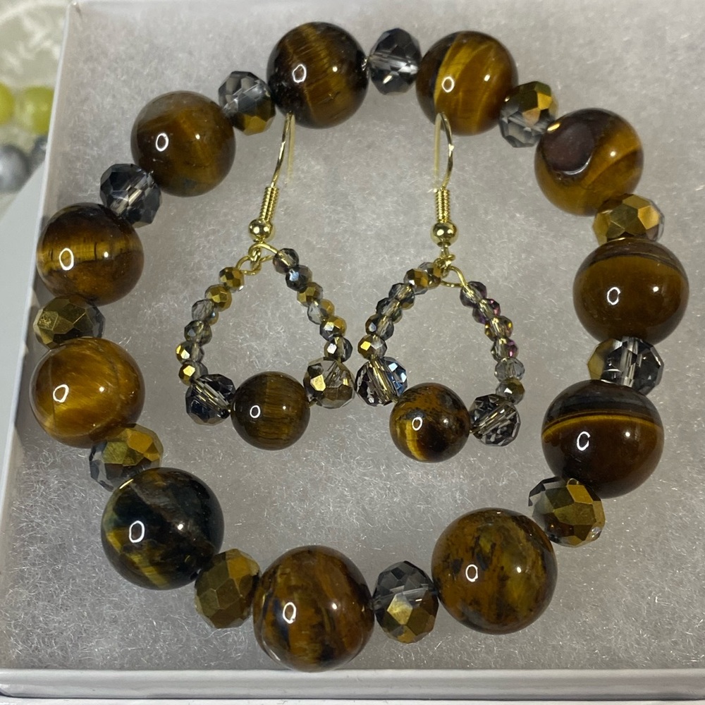 Tigers eye gold plated 925 sterling silver hook earrings and 12 mm bracelet set - Picture 2 of 2